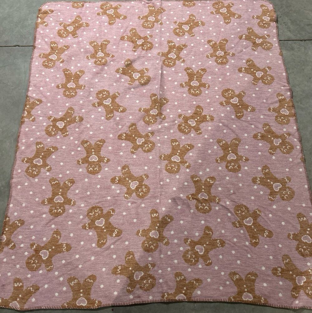Docofil Gingerbread pink reversal Christmas blanket